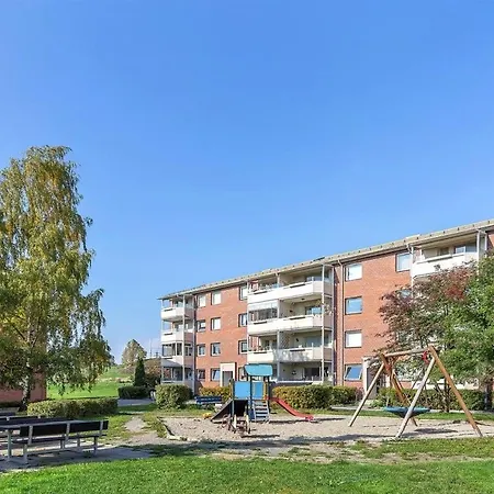 Apartmán Modern 2-bedroom Near Centre With Garage